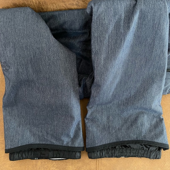 686 Women's “Patron” Insulated Snowboard/Ski Pant - Small - Picture 6 of 10